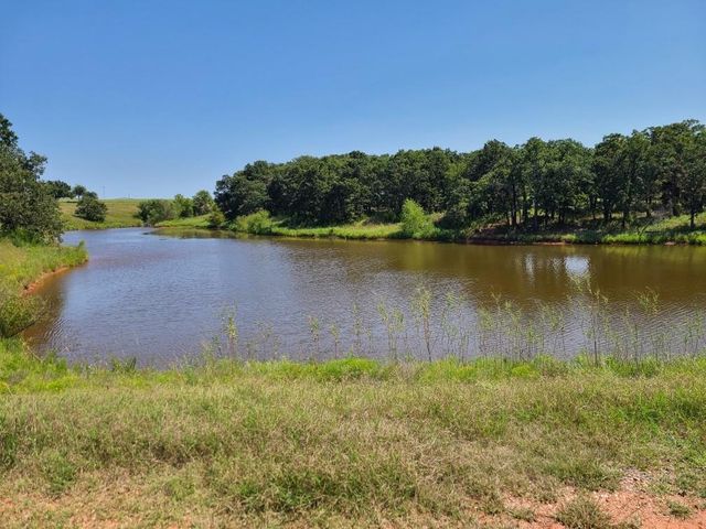 105002 S Hidden Valley Drive, Mcloud, OK 74851