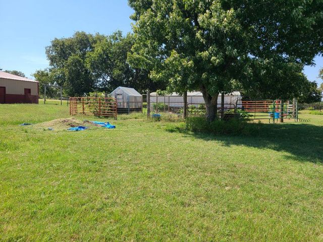 105002 S Hidden Valley Drive, Mcloud, OK 74851