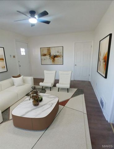 1811 S New Florissant Road, Florissant, MO 63031