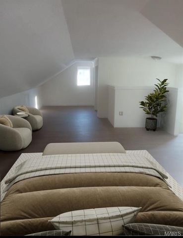 1811 S New Florissant Road, Florissant, MO 63031