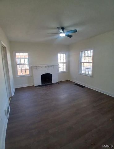 1811 S New Florissant Road, Florissant, MO 63031