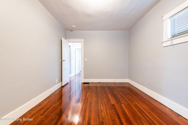 3222 W Market St, Louisville, KY 40212