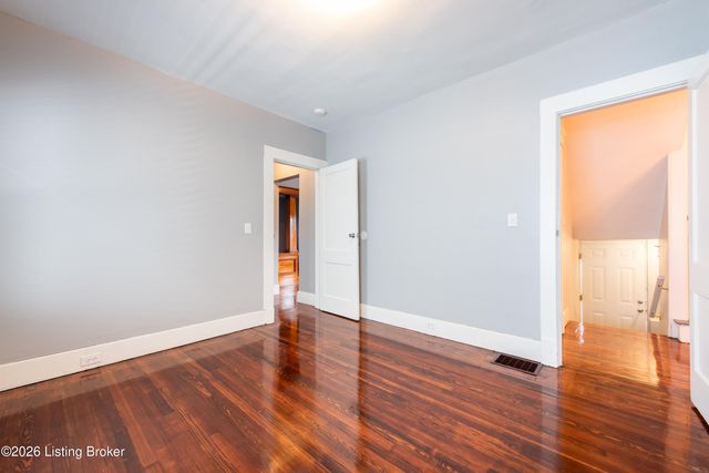 3222 W Market St, Louisville, KY 40212