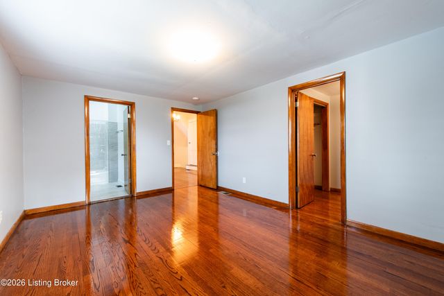 3222 W Market St, Louisville, KY 40212