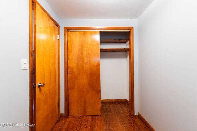 3222 W Market St, Louisville, KY 40212