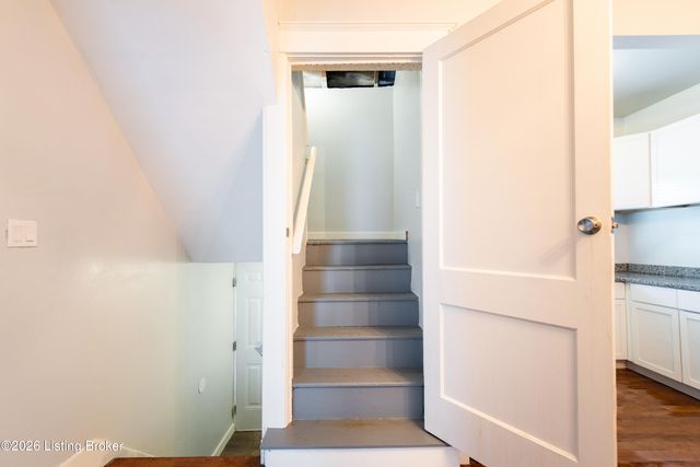 3222 W Market St, Louisville, KY 40212