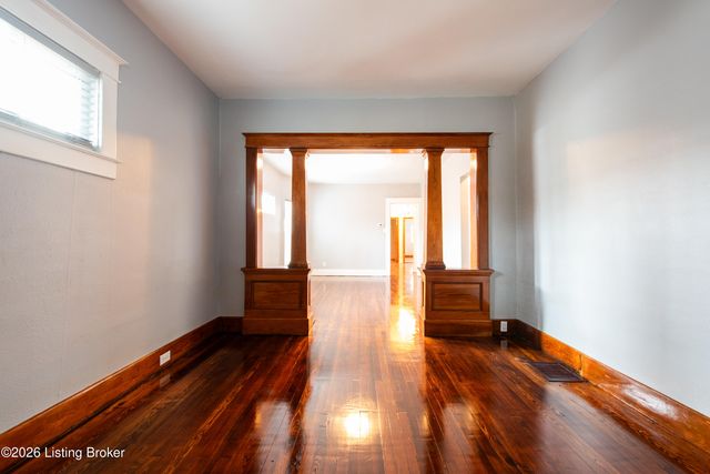 3222 W Market St, Louisville, KY 40212