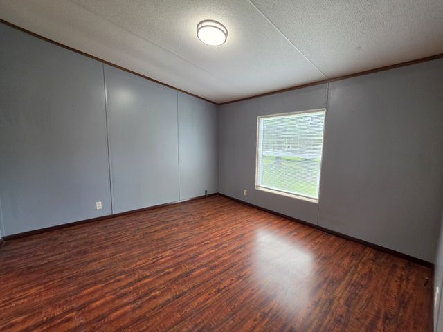 1361 Lakeshore Dr, Beechgrove, TN 37018
