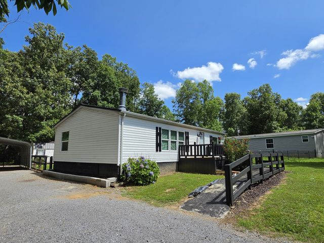 1361 Lakeshore Dr, Beechgrove, TN 37018