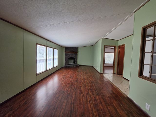 1361 Lakeshore Dr, Beechgrove, TN 37018