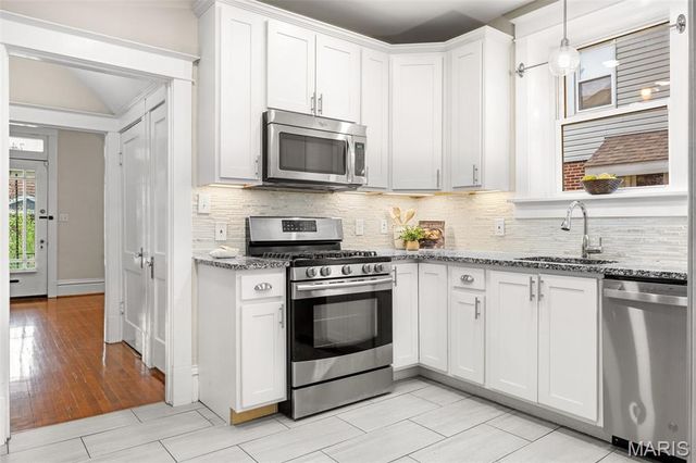 7405 Zephyr Place, Maplewood, MO 63143