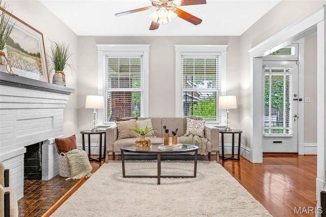 7405 Zephyr Place, Maplewood, MO 63143