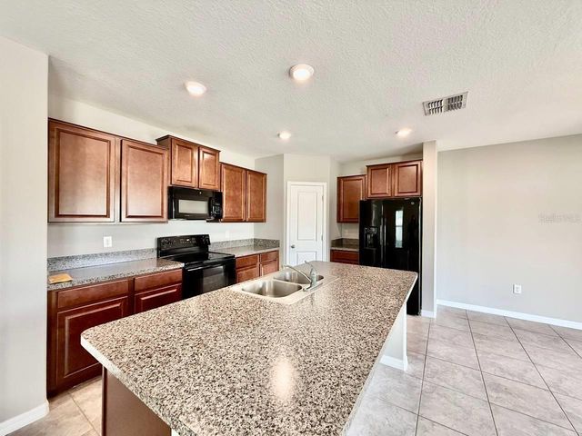 10524 CARLOWAY HILLS DRIVE, Wimauma, FL 33598