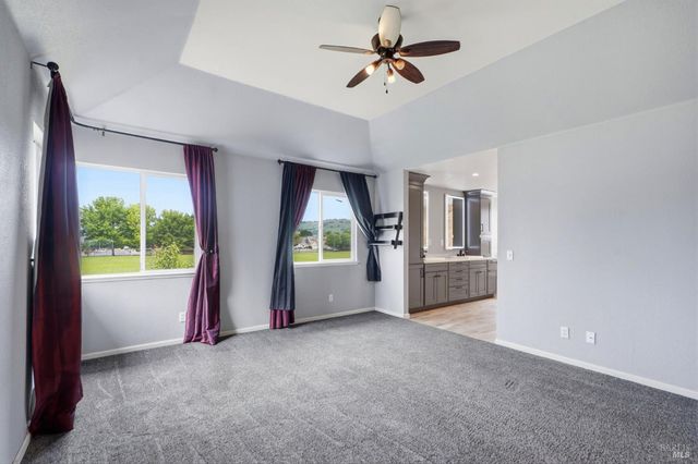 1731 Walnut Creek Dr, Santa Rosa, CA 95403