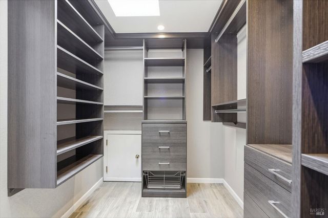 1731 Walnut Creek Dr, Santa Rosa, CA 95403