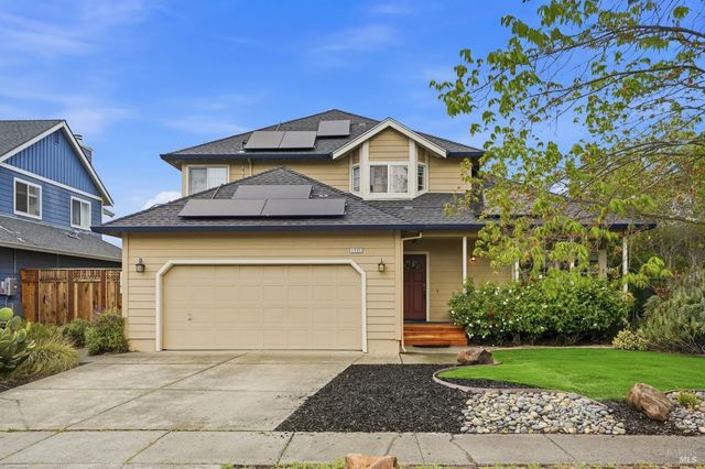 1731 Walnut Creek Dr, Santa Rosa, CA 95403