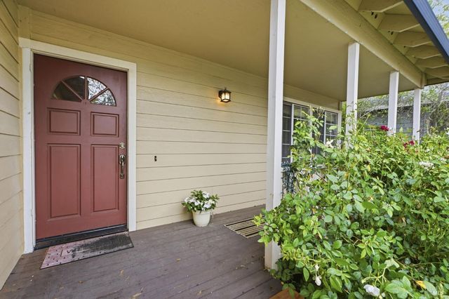 1731 Walnut Creek Dr, Santa Rosa, CA 95403