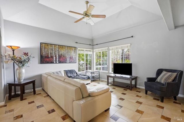 1731 Walnut Creek Dr, Santa Rosa, CA 95403