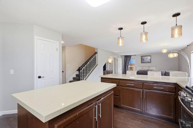 1731 Walnut Creek Dr, Santa Rosa, CA 95403