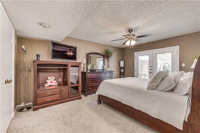 513 Hunters Glen Street, Lewisville, TX 75067