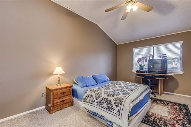 513 Hunters Glen Street, Lewisville, TX 75067