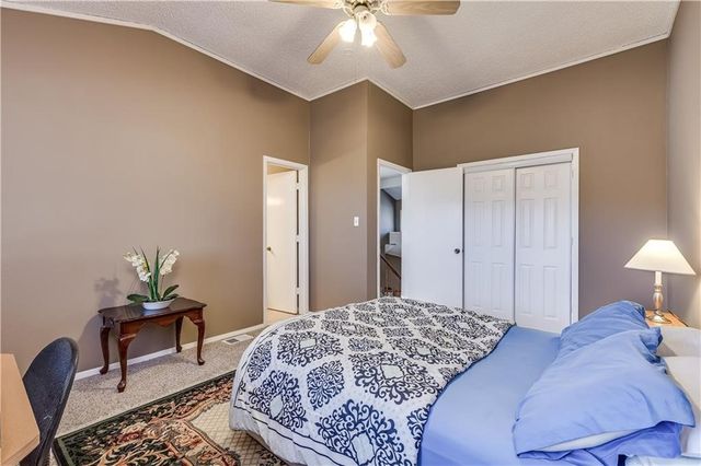 513 Hunters Glen Street, Lewisville, TX 75067