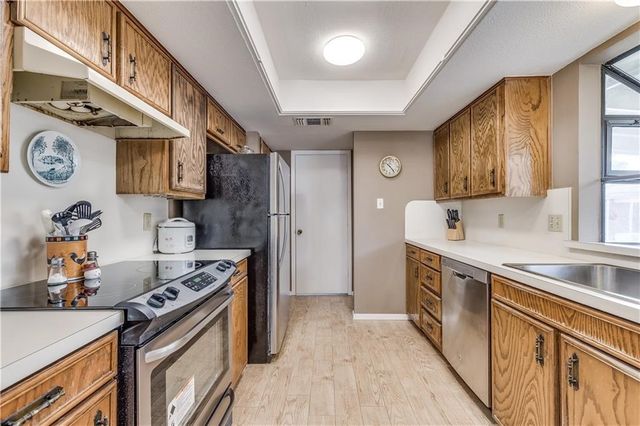 513 Hunters Glen Street, Lewisville, TX 75067