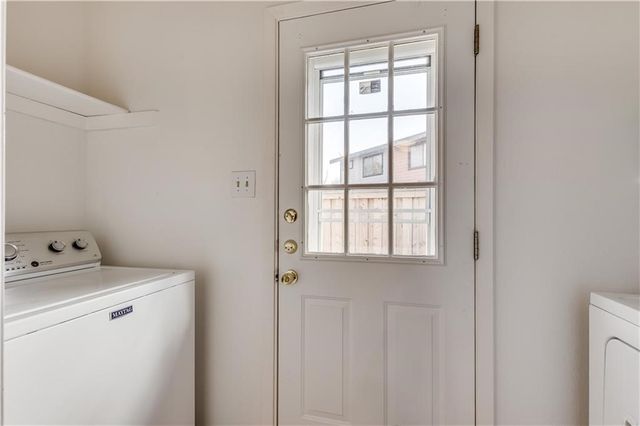 513 Hunters Glen Street, Lewisville, TX 75067