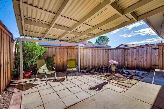 513 Hunters Glen Street, Lewisville, TX 75067