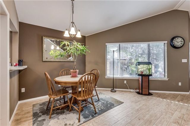 513 Hunters Glen Street, Lewisville, TX 75067