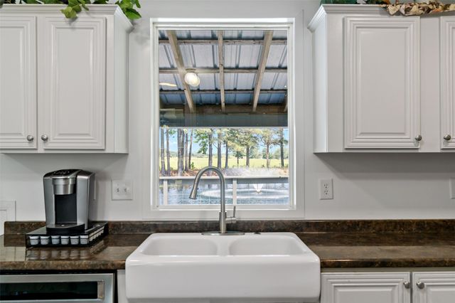 555 BUS HWY 82, Avery, TX 75554