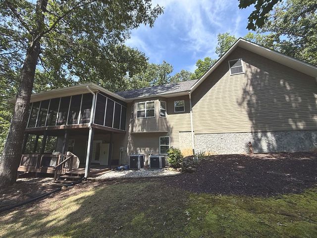 120 Warpaint Lane, Westminster, SC 29693