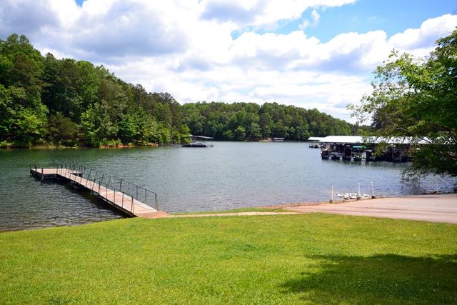 120 Warpaint Lane, Westminster, SC 29693