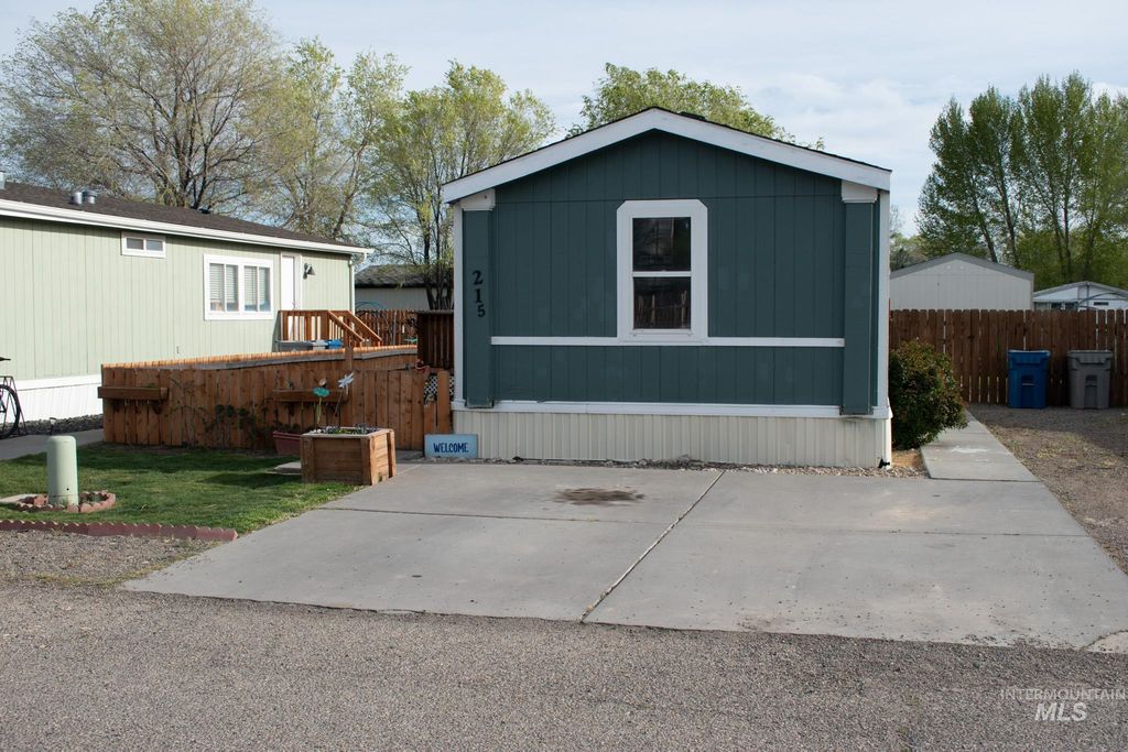 215 Colleen Dr., Mountain Home, ID 83647