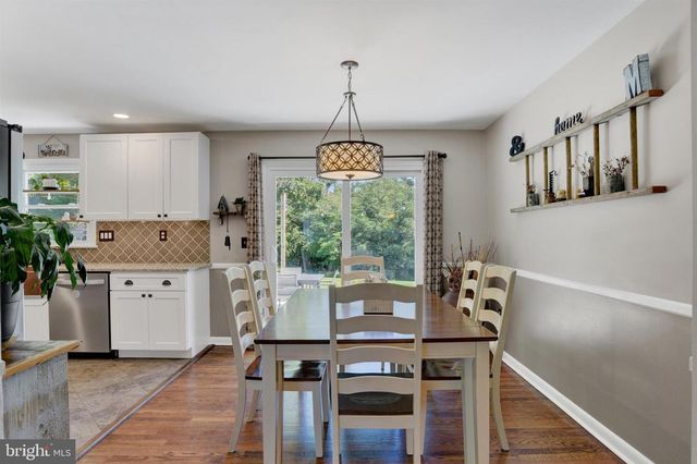 14 CARRIAGE RD, New Cumberland, PA 17070