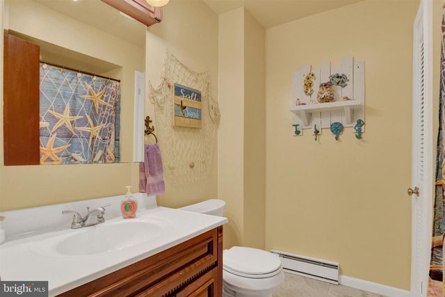 14 CARRIAGE RD, New Cumberland, PA 17070