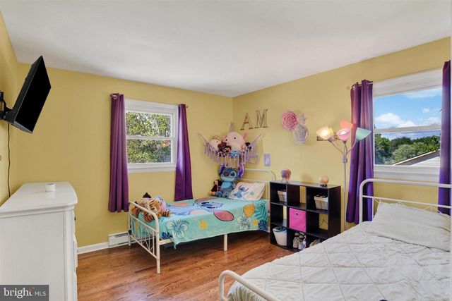14 CARRIAGE RD, New Cumberland, PA 17070