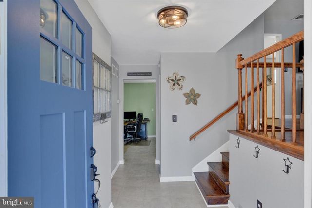 14 CARRIAGE RD, New Cumberland, PA 17070