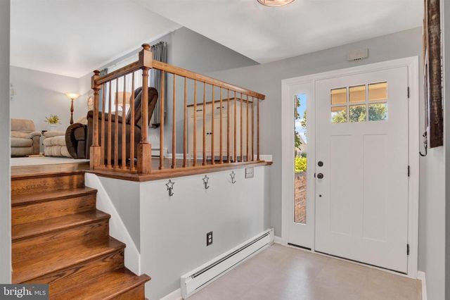 14 CARRIAGE RD, New Cumberland, PA 17070