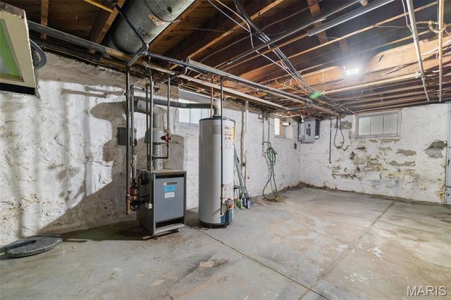 7332 Country Club Drive, St Louis, MO 63121