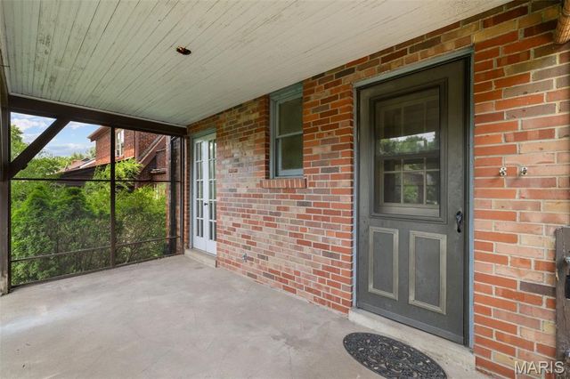 7332 Country Club Drive, St Louis, MO 63121