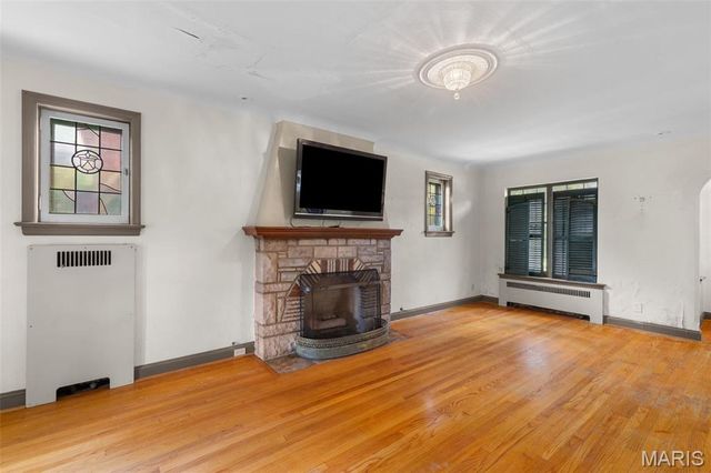 7332 Country Club Drive, St Louis, MO 63121