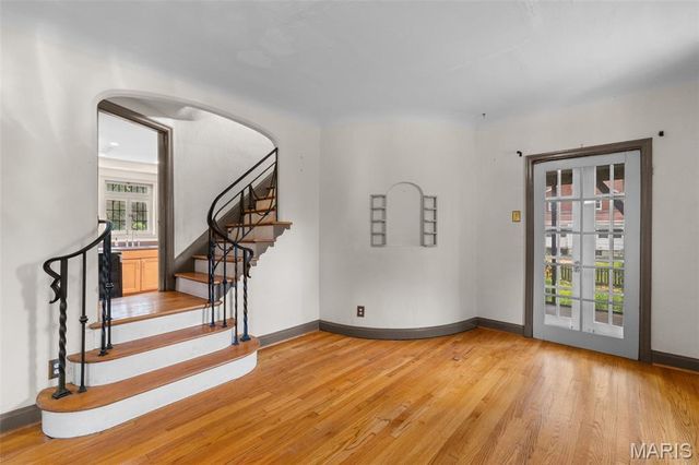 7332 Country Club Drive, St Louis, MO 63121
