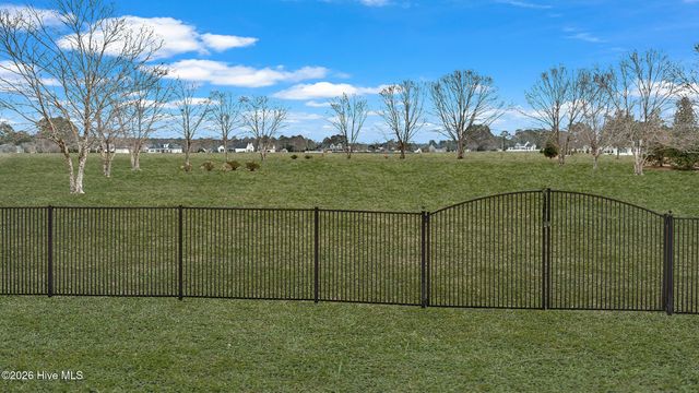 1157 Autumn Lakes Drive, Grimesland, NC 27837