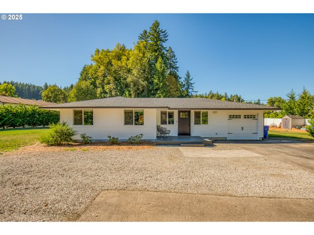 15625 S HATTAN Rd, Oregon City, OR 97045