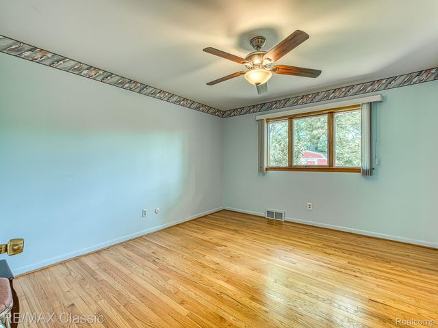 11789 Julia Drive, Green Oak Township, MI 48189