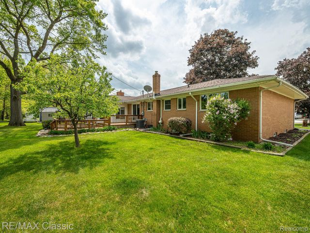 11789 Julia Drive, Green Oak Township, MI 48189