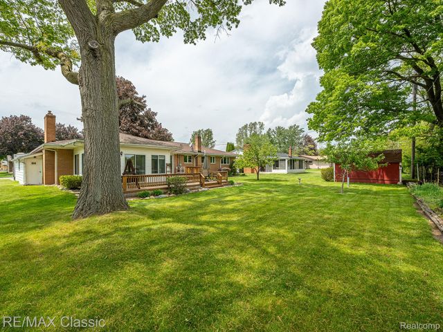 11789 Julia Drive, Green Oak Township, MI 48189