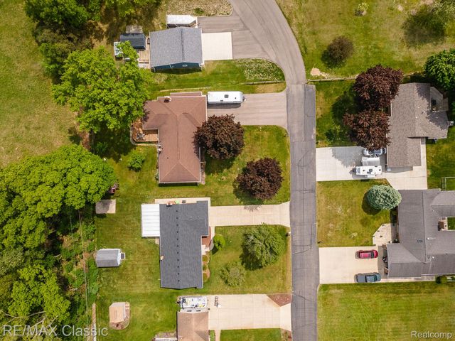 11789 Julia Drive, Green Oak Township, MI 48189