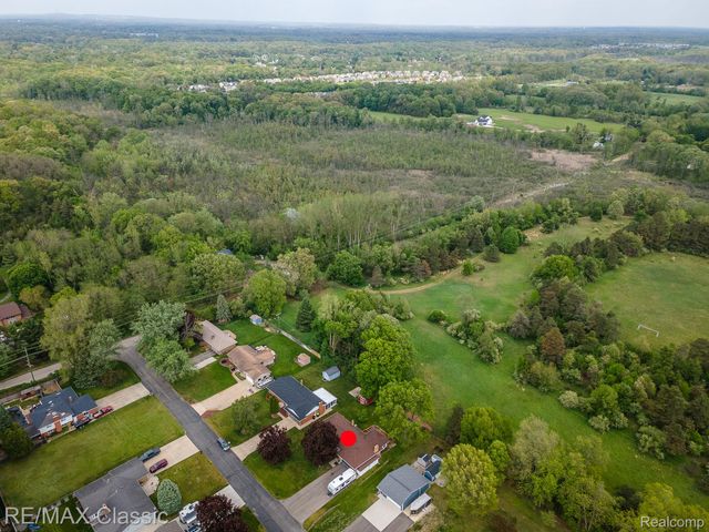 11789 Julia Drive, Green Oak Township, MI 48189